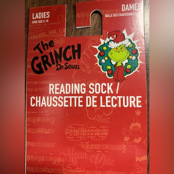 The Grinch Reading Socks ladies size 5 - 10 - NEW - Picture 6 of 7